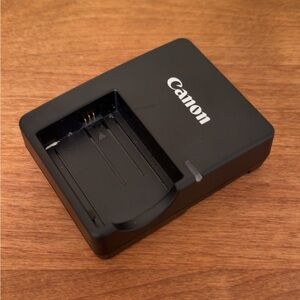 LC-E5 LC-E5E Battery
Charger for Canon 450D 500D 1000D F X2 X3 Tli
XS XSi